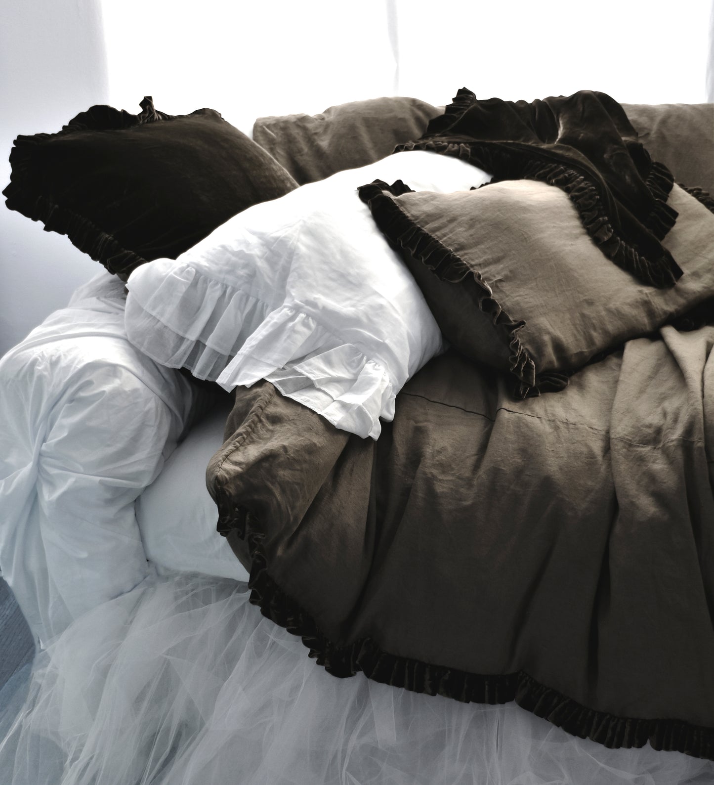 Colette Petite Silk Velvet Ruffle Linen Bed - Cacao